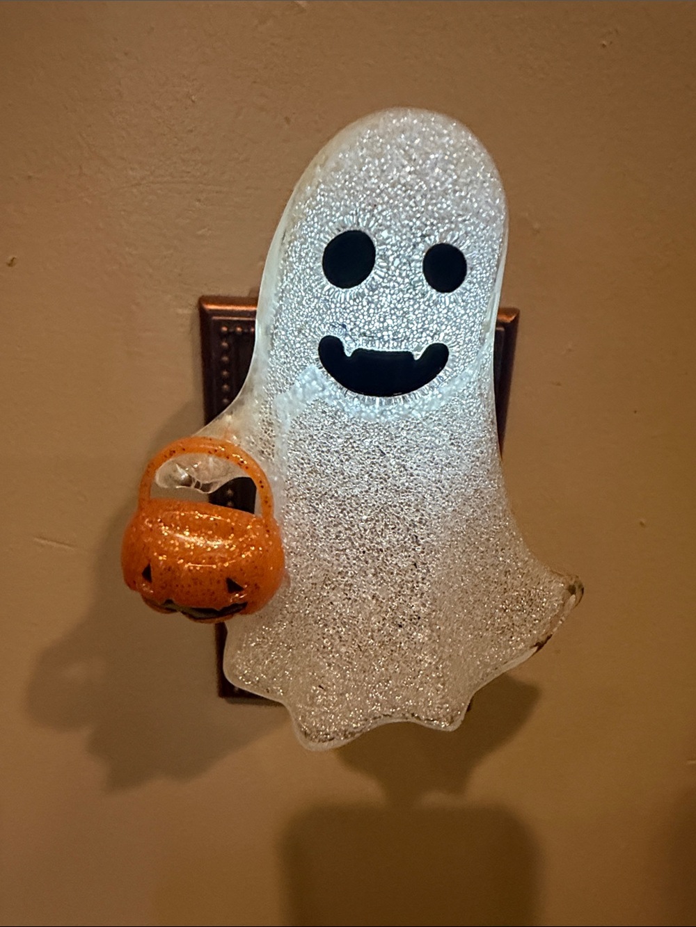 Bath & Body Works Wallflower light up Halloween plug in. Glittery ghost